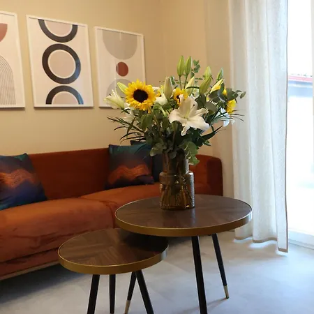 ε121 Luxury Apartment