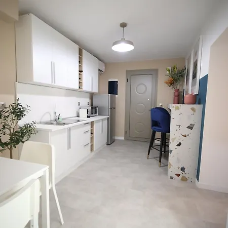 ε121 Luxury * Edessa